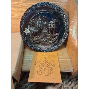 Fenton Christmas in America No 8 Plate 8" Carnival Glass Multicolored Shiny